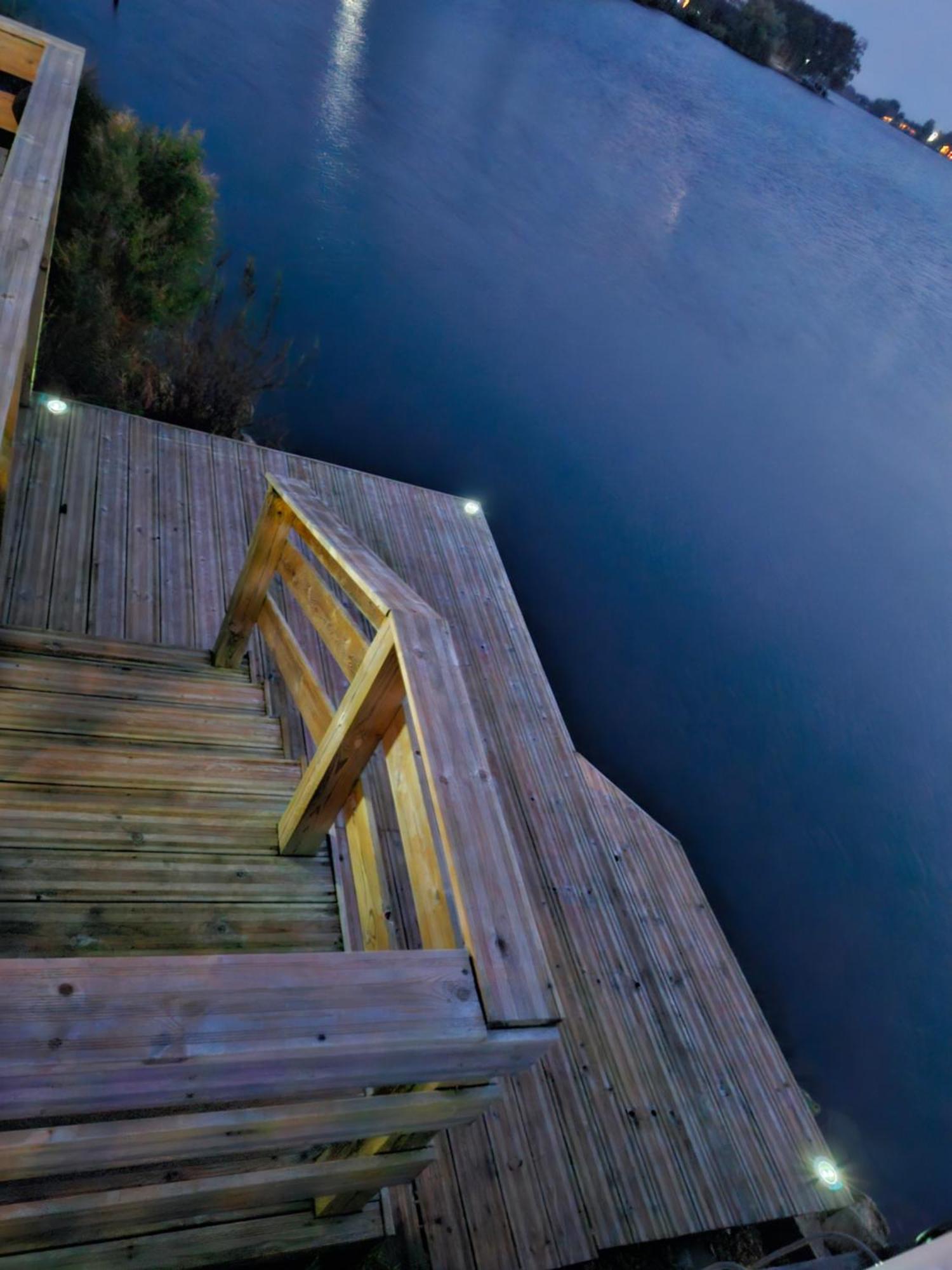 Lakeside Holiday Home With Hot Tub Tattershall Exteriör bild