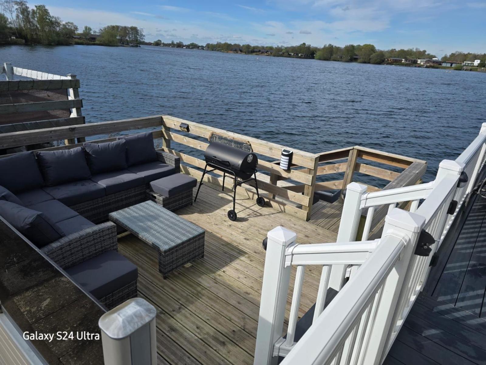 Lakeside Holiday Home With Hot Tub Tattershall Exteriör bild